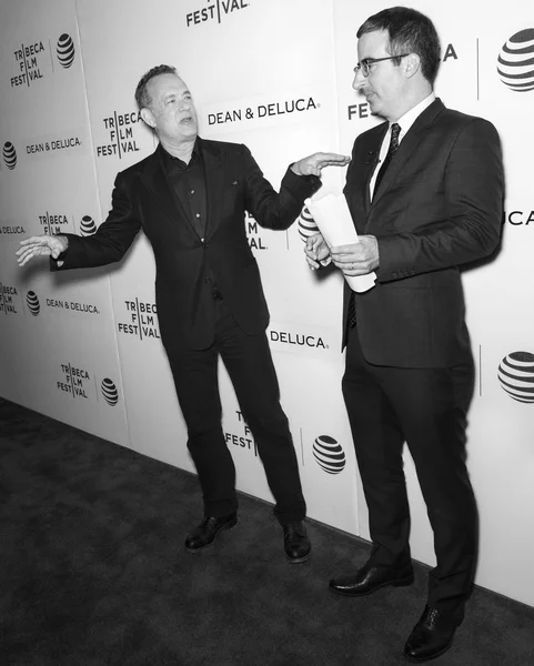 2016 Tribeca-Tribeca Talks Storytellers-Tom Hanks med John — Stockfoto