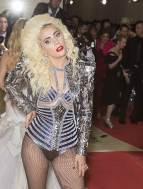 2016 Gala araya geldi.