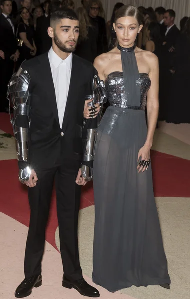2016 Gala araya geldi.