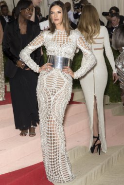 2016 Gala araya geldi.