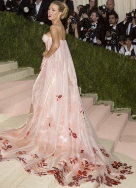 2016 Gala araya geldi.