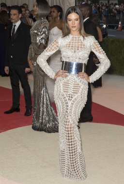 2016 Gala araya geldi.