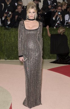 2016 Gala araya geldi.