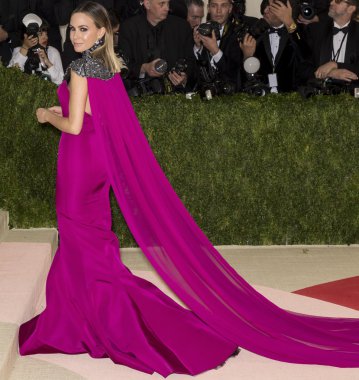 Muhabir Keltie Knight