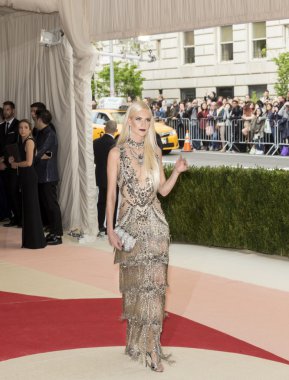  Haşhaş Delevingne - model