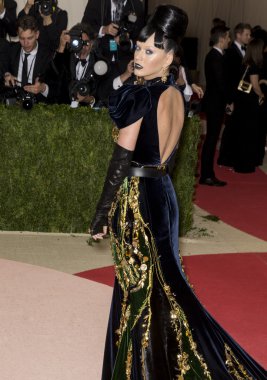 2016 Gala araya geldi.