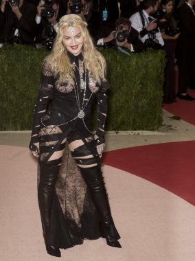 2016 Gala araya geldi.