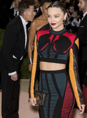 2016 Gala araya geldi.