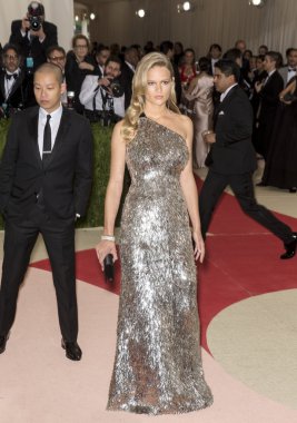 2016 Gala araya geldi.