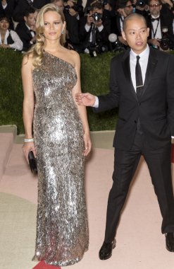 2016 Gala araya geldi.