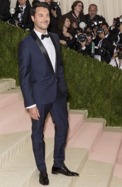 2016 Gala araya geldi.