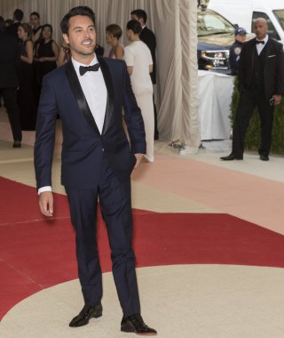 2016 Gala araya geldi.