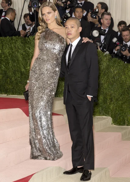 2016 Gala araya geldi.