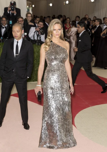 2016 Gala araya geldi.