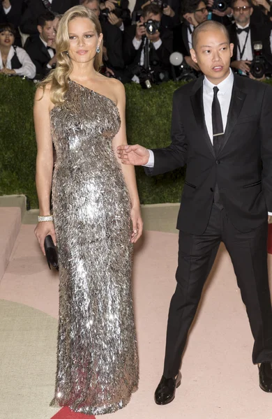 2016 Gala araya geldi.