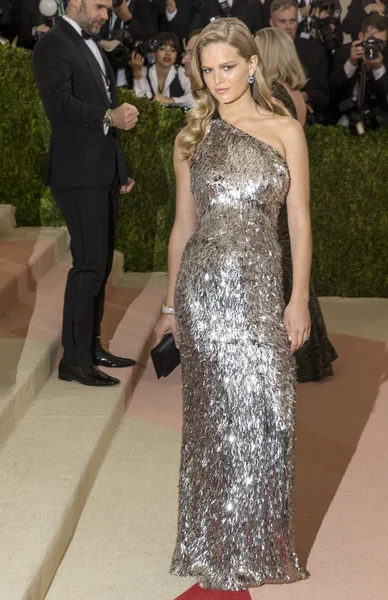 2016 Gala araya geldi.