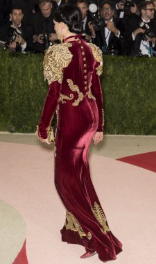 2016 Gala araya geldi.