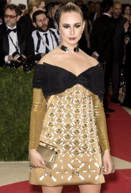 2016 Gala araya geldi.