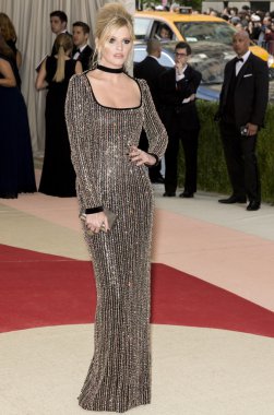 2016 Gala araya geldi.