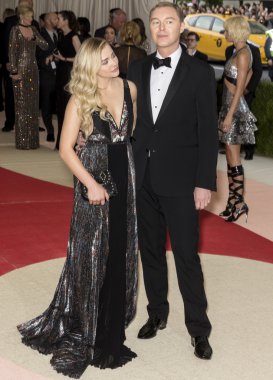 2016 Gala araya geldi.