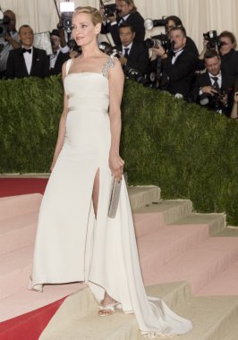 2016 Gala araya geldi.