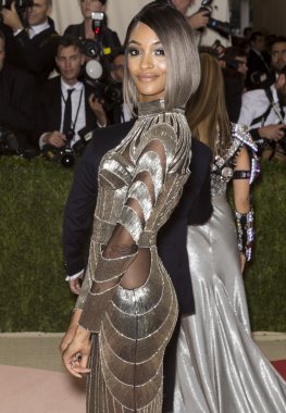 2016 Gala araya geldi.