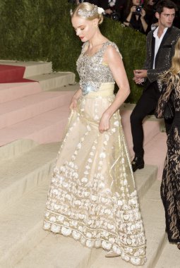 2016 Gala araya geldi.