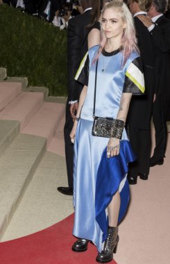 2016 Gala araya geldi.