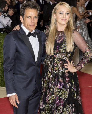 2016 Gala araya geldi.