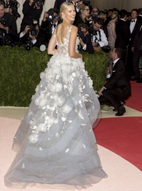 2016 Gala araya geldi.