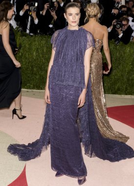 2016 Gala araya geldi.