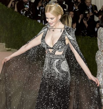 2016 Gala araya geldi.