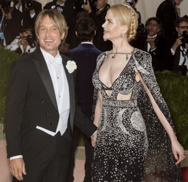 2016 Gala araya geldi.