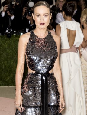 2016 Gala araya geldi.