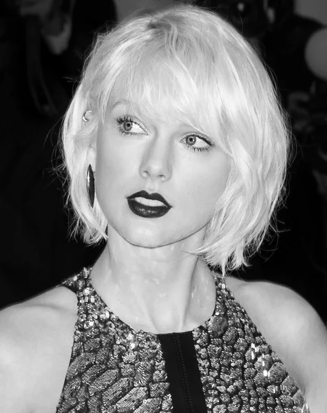 2016 Gala araya geldi.