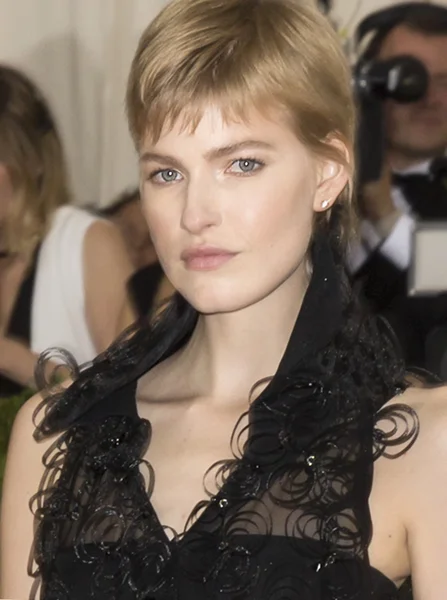 2016 Gala araya geldi.