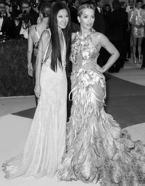 2016 Gala araya geldi.