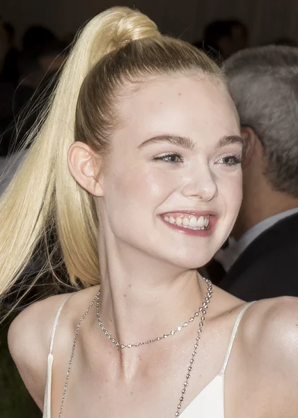 2016 Gala araya geldi.