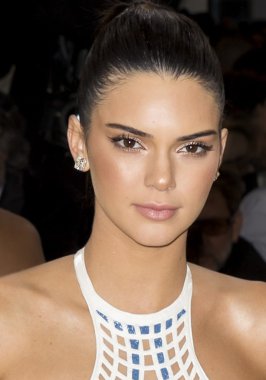 2016 Gala araya geldi.