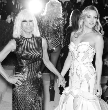 2016 Gala araya geldi.