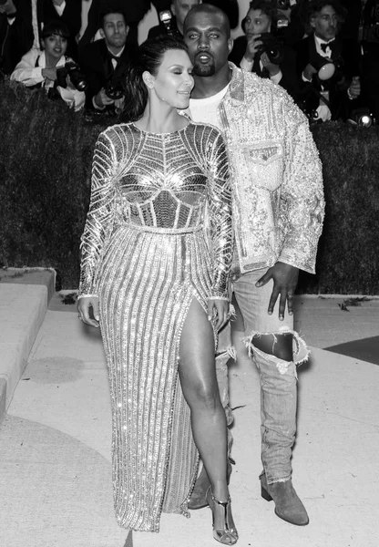 2016 Gala araya geldi.