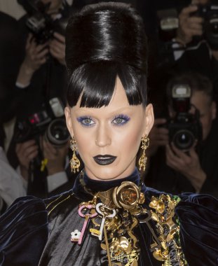 2016 Gala araya geldi.