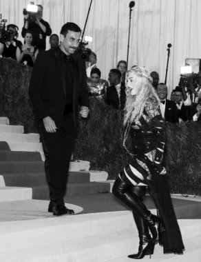 2016 Gala araya geldi.