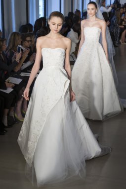 Oscar De La Renta - gelin ilkbahar/yaz 2017 pist Show