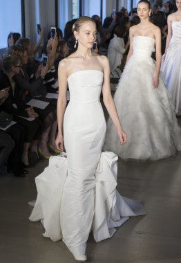 Oscar De La Renta - gelin ilkbahar/yaz 2017 pist Show