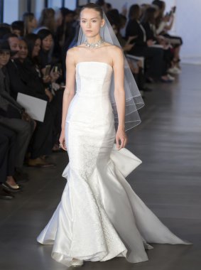 Oscar De La Renta - gelin ilkbahar/yaz 2017 pist Show