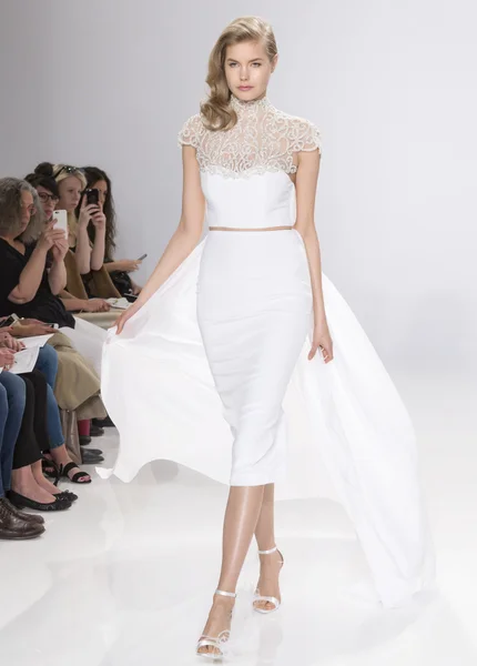 Christian Siriano For Kleinfeld - Bridal Spring / Summer 2017 Runw — стоковое фото