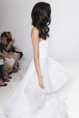 Christian Siriano Kleinfeld - gelin ilkbahar/yaz 2017 Runw için