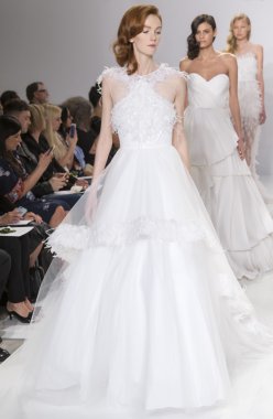 Christian Siriano Kleinfeld - gelin ilkbahar/yaz 2017 Runw için