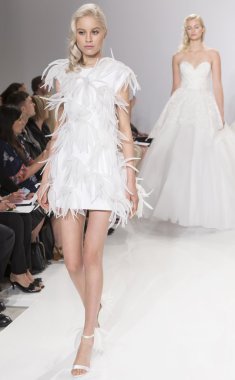 Christian Siriano Kleinfeld - gelin ilkbahar/yaz 2017 Runw için